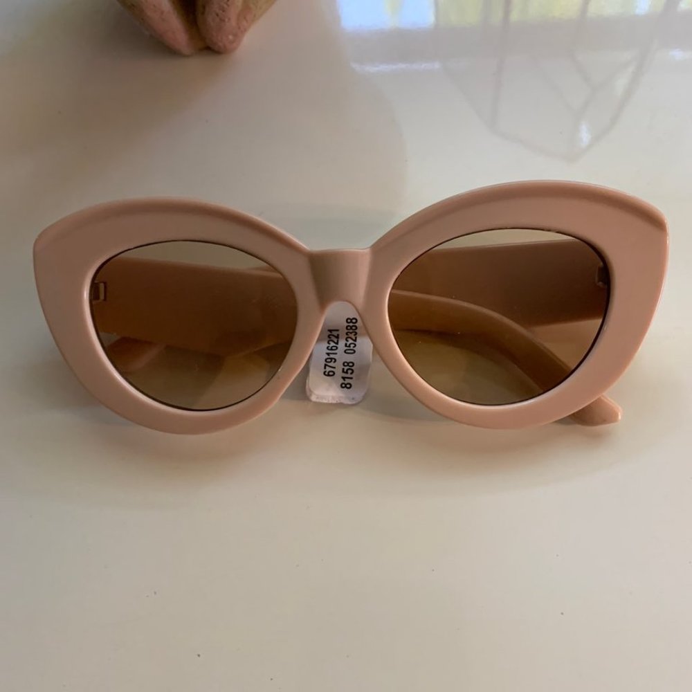 Free People Cateye/ Roundish Sunglasses - Picture 4 of 5